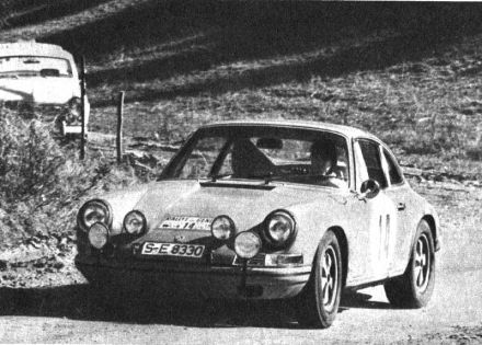 Pauli Toivonen i Urpo Vihervaara – Porsche 911 T.